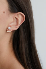 PEARL STUDS WITH GOLD DETAIL