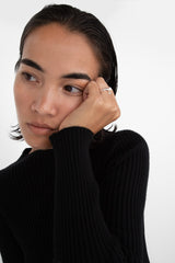 CURVED RING WITH PEARL