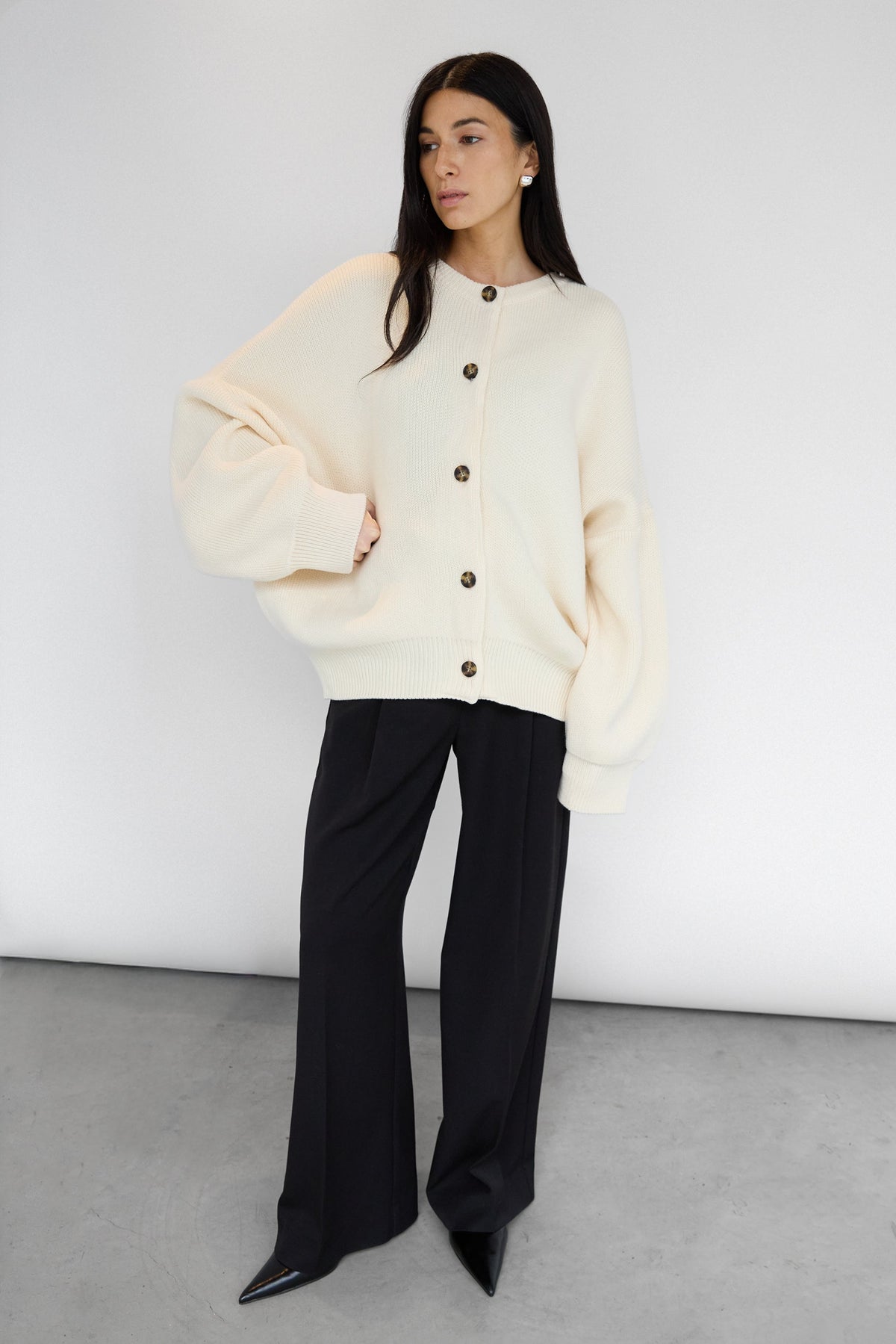 CHUNKY OVERSIZED KNIT SWEATER
