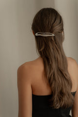 LONG ABSTRACT-SHAPED HAIR CLIP
